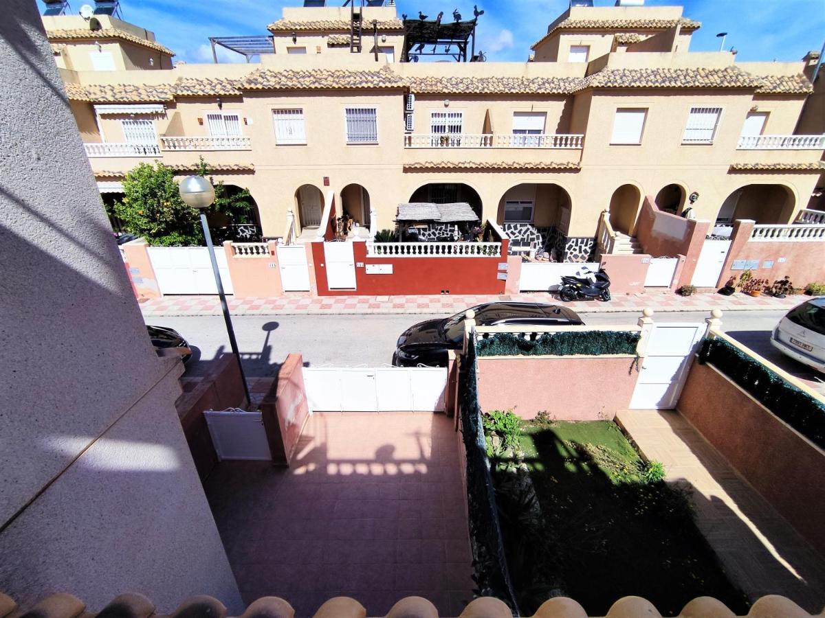 Modern Townhouse With Bbq & Terrace - غران ألاكانت المظهر الخارجي الصورة